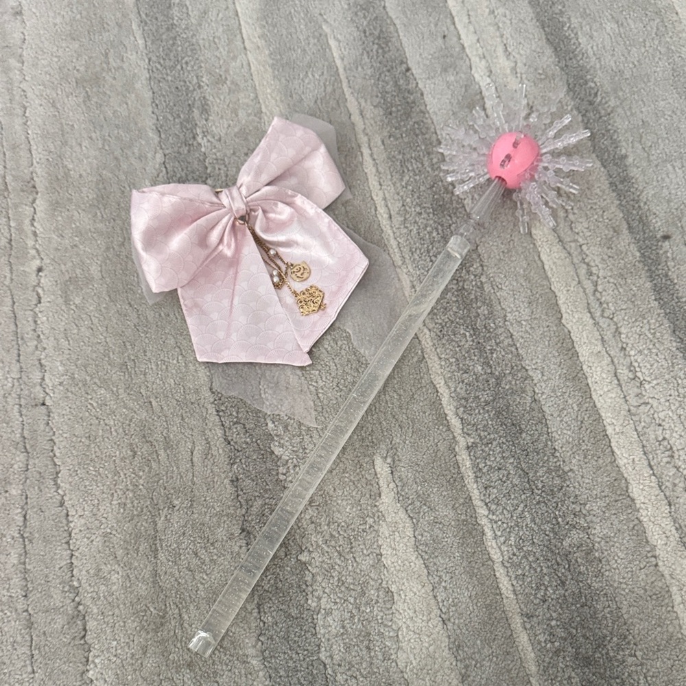 Glenda pink bow from wicked  and Wand Set